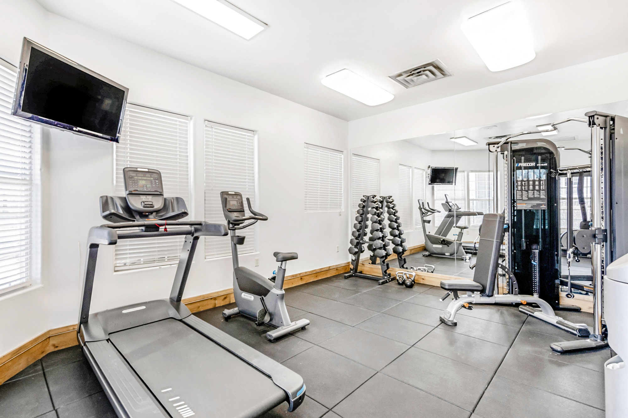 The fitness center at Eagle Ridge apartments in Denver, CO.