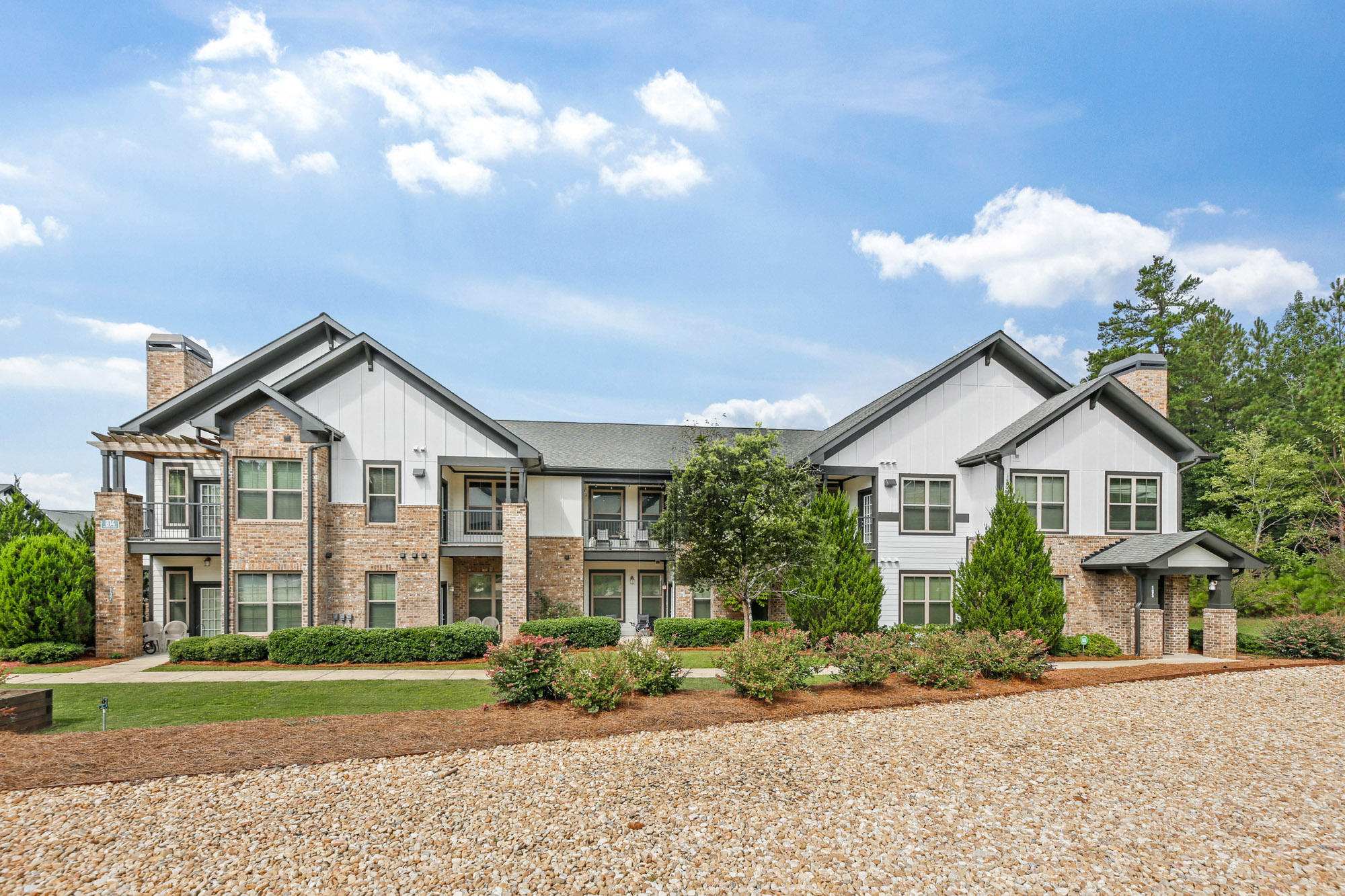 The exterior of Park 9 apartments in Woodstock, GA.